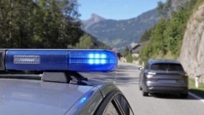 Radfahrer fährt in Laimach auf anhaltenden Pkw auf