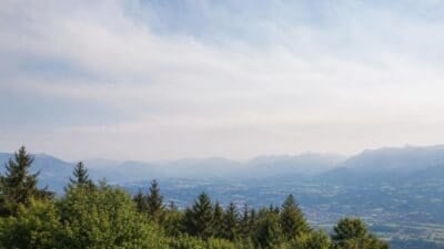 Rauch von Waldbränden in Friaul verursacht Notrufe in Kärnten