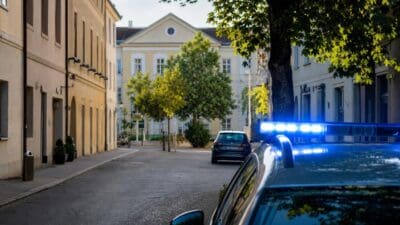 Stichflamme greift in Korneuburg auf Hausbesitzer über