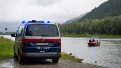 Suchaktion nach vermeintlichem Schwimmer am Attersee beendet