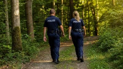 Unangeleinter Hund beißt 40-Jährige im Bezirk Freistadt