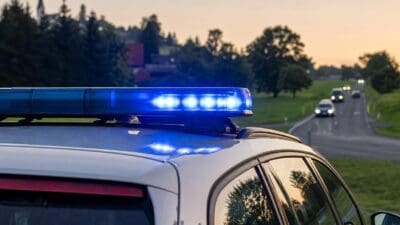 Zwei Männer stürzen in Lustenau von Rohbaudach