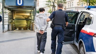 16-Jähriger nach mutmaßlichem Diebstahlversuch in Wien-Neubau festgenommen