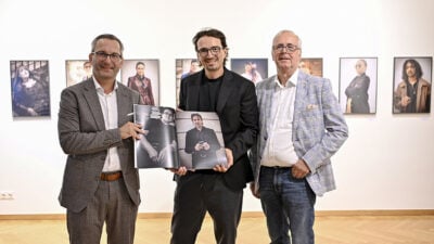 Porträtausstellung „Hometown“ im Musilmuseum eröffnet