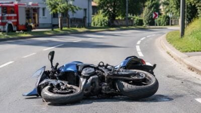 36-Jähriger bei Motorradsturz in Rinnegg teils schwer verletzt