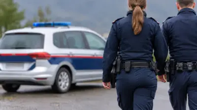 Drei Fahrzeuge verkeilen sich bei Unfall in Tamsweg