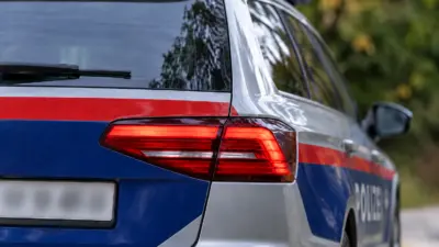 Zwei Männer bei Unfall mit Zugmaschine in Kitzbühel verletzt
