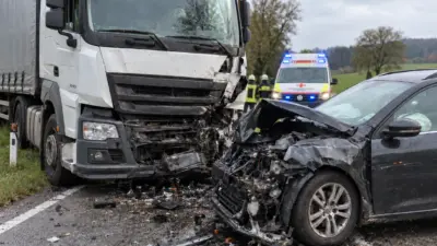 Zwei Verletzte nach Frontalzusammenstoß auf B 186 bei Sölden