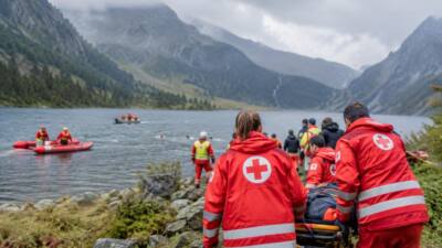 Am Obersee üben rund 180 Beteiligte die Unwetterrettung