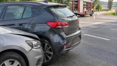 Auffahrunfall in Dimling: Verletzte Lenkerin eingeschlossen