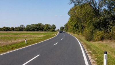 B 15 bei Götzendorf bis zur Militärsiedlung Sommerein erneuert