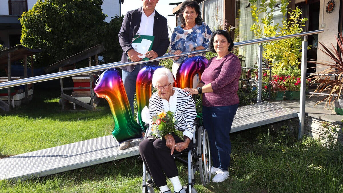 Margaretha Knoblich feiert ihren 100. Geburtstag mit Gartenfest