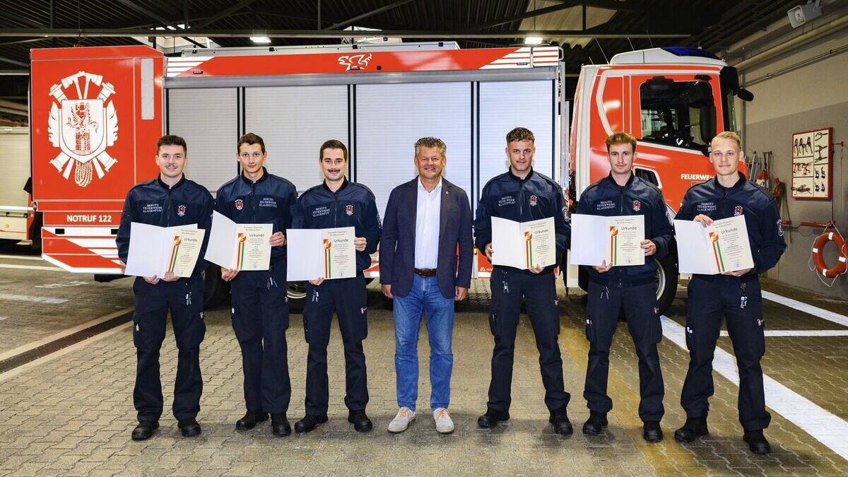Sechs Feuerwehrleute starten Wechseldienst in Klagenfurt