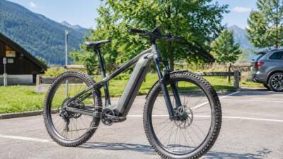 E-Bike-Fahrer stürzt nach Bremsung in Haiming