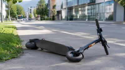 E-Scooter-Fahrer verletzt sich bei Sturz in Innsbruck