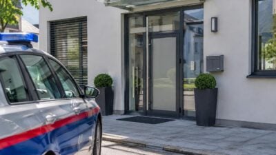 Einbruch in Arztpraxis in Schwaz: Bargeld und Instrumente gestohlen