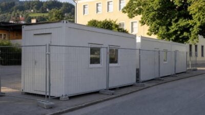 Elektrowerkzeuge aus Baustellencontainer in Kitzbühel gestohlen