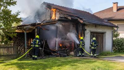 Feuerwehr rettet Hund bei Brand in Riedlingsdorf