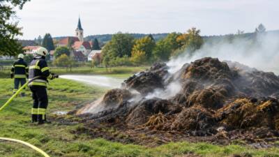 Feuerwehr verhindert Ausbreitung von Misthaufenbrand in Göpfritz/Wild