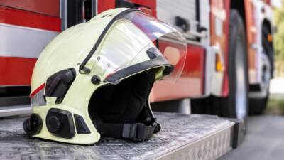 Feuerwehren löschen Fahrzeugbrand auf der L113 am Niederalpl