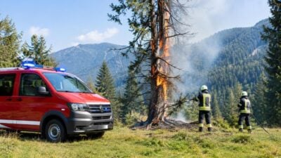 Flughelfer wegen Blitzbaums bei Jochalm alarmiert