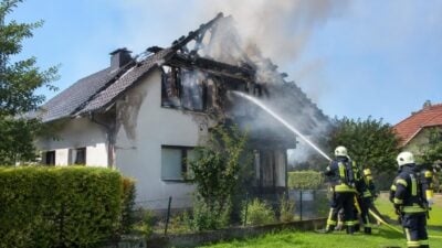 Fohnsdorf: Zigarette dürfte Brand eines Einfamilienhauses ausgelöst haben