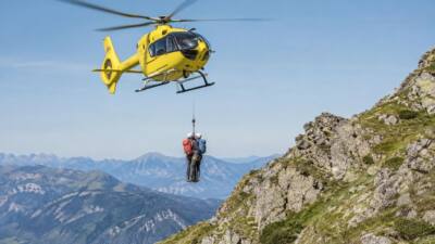 Hubschrauber birgt zwei Kletterer am Gamskopf in Tristach