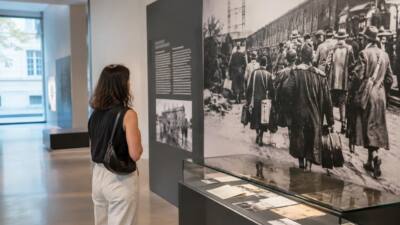 Jüdisches Museum Wien zeigt „Heimatlos“ am Judenplatz
