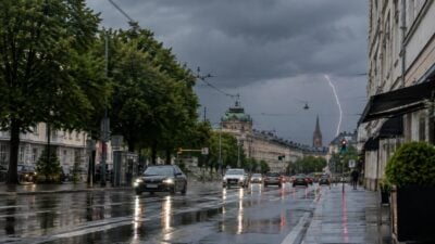 Kaltfront erreicht Österreich, Gewitter ziehen im Osten auf