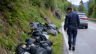 Kaning: Polizei sucht Hinweise zu Müllsäcken mit Speiseresten