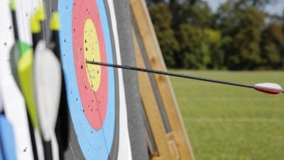 Karbonpfeil barst beim Bogenschießen in Urfahr-Umgebung