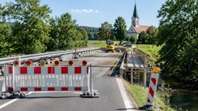 L 3065 bei Wilhelmsdorf: Brücke bis Anfang November gesperrt