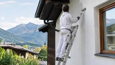 Maler stürzt in Seefeld rund 6 Meter von einer Leiter