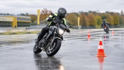 Motorradfahrende: ÖAMTC rät im Herbst zu Vorsicht
