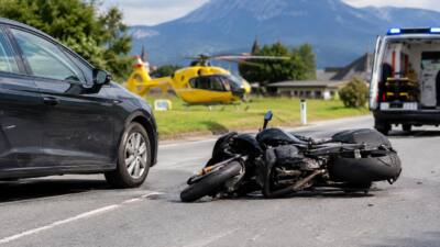 Motorradunfall in Saalfelden verletzt zwei Menschen