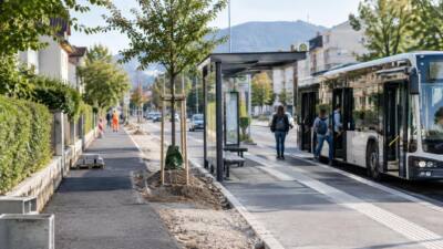 Neuer Gehsteig verbindet Haltestellen an Andritzer Reichsstraße