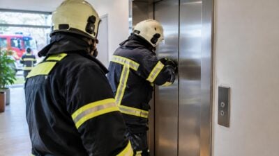 Person in Lift eingeschlossen: Feuerwehr rückt in Pörtschach aus