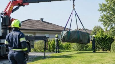Pferd stirbt nach Sturz durch Gebüsch in Pixendorf