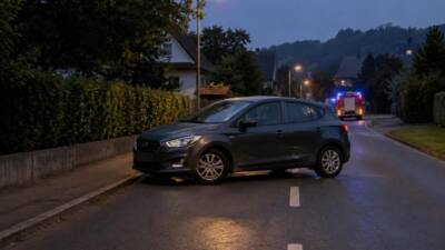 Pkw steht nach Unfall am Zenzlweg in Gratkorn quer
