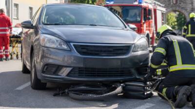 Pkw-Unfall am Hauptplatz in Voitsberg verletzt Radfahrer