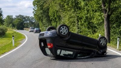 Pkw-Unfall in Ebensee: Zwei Mitfahrerinnen schwer verletzt