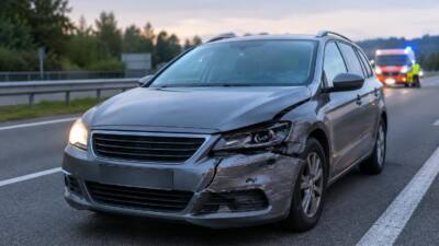 Pkw-Unfall in Linz: 18-Jähriger verletzt, Alkotest zeigt 1 Promille