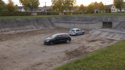 Pkw-Zusammenstoß in Pischelsdorf: Lenker schwer verletzt