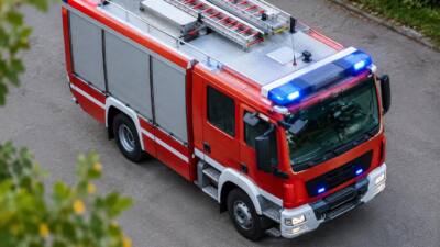 Polizei befreit eingeschlossene Person bei Wohnhausbrand in Saalfelden