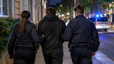 Polizei nimmt 43-Jährigen nach mutmaßlicher Messerverletzung in Villach fest