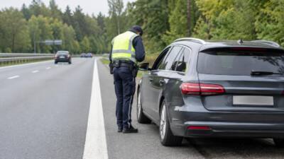 Polizei nimmt drei Führerscheine nach Kontrollen auf der A1 und im Bezirk Melk ab
