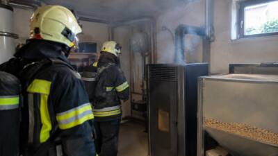 Rauch aus Pelletsofen verqualmt Keller in Etsdorf