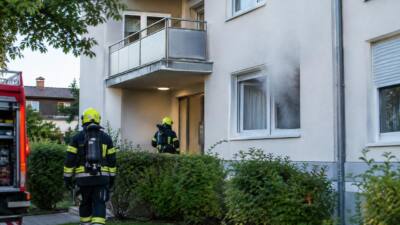 Rauchentwicklung in Wohnung: Feuerwehr erkundet Lage in Weiz