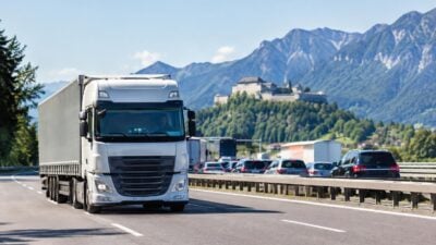 Reiseverkehr bremst Verkehr auf B179 und A12 bei Kufstein