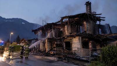 Rohbau in Oberndorf in Tirol gerät in Vollbrand